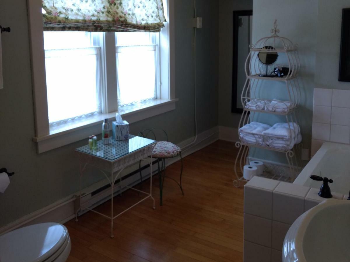 The Vintage Inn Bed And Breakfast Redwood Falls Room photo