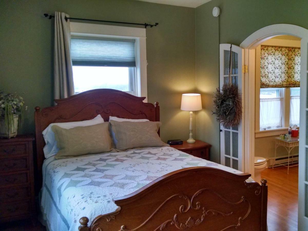 The Vintage Inn Bed And Breakfast Redwood Falls Room photo
